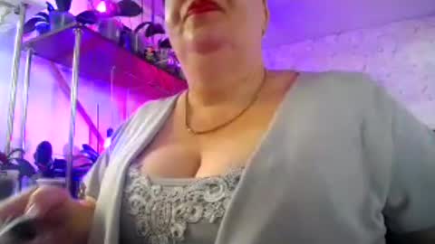 Snapshot of lady_gloria chatting on 06/12/26, 06:12 Lady Gloria online show from 06/12/26, 06:12