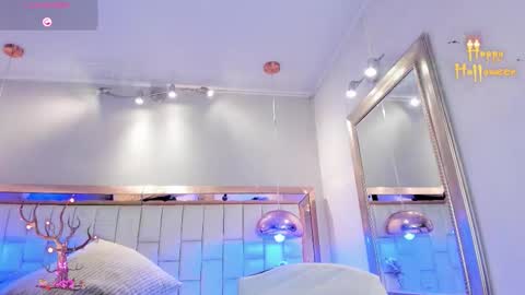    online show from 10/31/25, 02:18