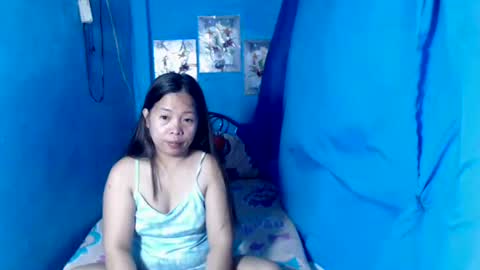 Snapshot of lady_in_bed69 chatting on 05/25/26, 10:27 lady_in_bed69 online show from 05/25/26, 10:27