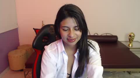 Lady Isabella online show from 07/07/26, 01:26