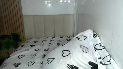   online show from 04/24/26, 12:07