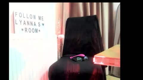 Snapshot of lady_lyanna chatting on 02/14/25, 05:03 Lady Lyanna online show from 02/14/25, 05:03