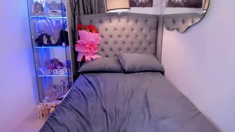 lady_moriseth online show from 11/24/25, 08:25