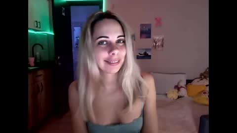 lady_smile69 online show from 09/13/25, 05:35