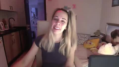 Snapshot of lady_smile69 chatting on 11/02/25, 03:09 lady_smile69 online show from 11/02/25, 03:09