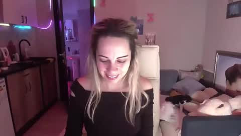 Snapshot of lady_smile69 chatting on 11/08/25, 04:45 lady_smile69 online show from 11/08/25, 04:45