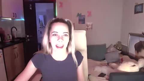 Snapshot of lady_smile69 chatting on 11/13/25, 06:40 lady_smile69 online show from 11/13/25, 06:40