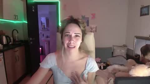 Snapshot of lady_smile69 chatting on 11/15/25, 03:26 lady_smile69 online show from 11/15/25, 03:26