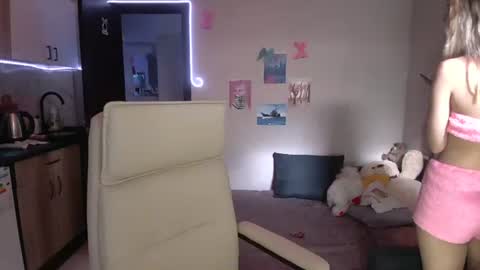 Snapshot of lady_smile69 chatting on 11/23/25, 08:14 lady_smile69 online show from 11/23/25, 08:14