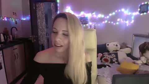 Snapshot of lady_smile69 chatting on 01/13/26, 08:25 lady_smile69 online show from 01/13/26, 08:25