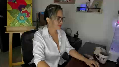 Snapshot of lady_sophie01 chatting on 09/25/25, 04:21 Sophie   online show from 09/25/25, 04:21