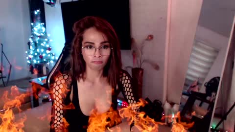 Snapshot of lady_sovereign chatting on 12/06/24, 01:07 M MMY online show from 12/06/24, 01:07