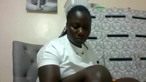 lindah32 online show from 01/11/25, 06:12