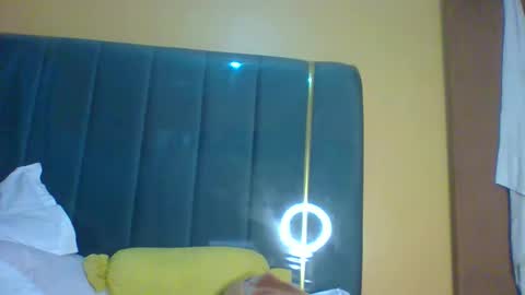 lindah32 online show from 09/22/25, 12:56