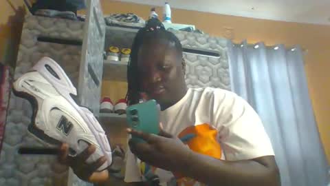 lindah32 online show from 03/26/26, 12:22