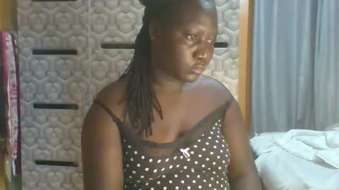 lindah32 online show from 04/16/26, 09:39