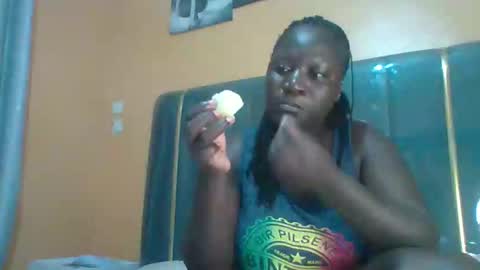 lindah32 online show from 04/21/26, 02:51