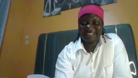 lindah32 online show from 06/04/26, 10:38