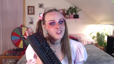 Snapshot of ladyboyhomemaker chatting on 02/09/25, 02:38 ladyboyhomemaker online show from 02/09/25, 02:38