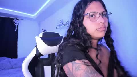 Snapshot of ladybrown_16 chatting on 12/14/24, 08:23  Lady  online show from 12/14/24, 08:23