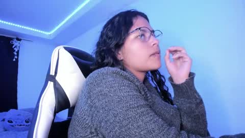 Snapshot of ladybrown_16 chatting on 12/28/24, 04:51  Lady  online show from 12/28/24, 04:51