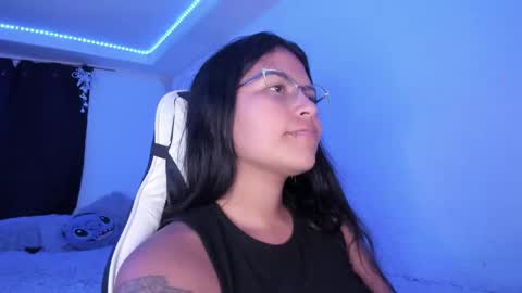 Snapshot of ladybrown_16 chatting on 01/15/25, 02:49  Lady  online show from 01/15/25, 02:49