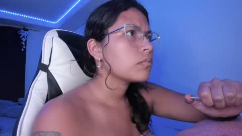 Snapshot of ladybrown_16 chatting on 01/16/25, 04:38  Lady  online show from 01/16/25, 04:38