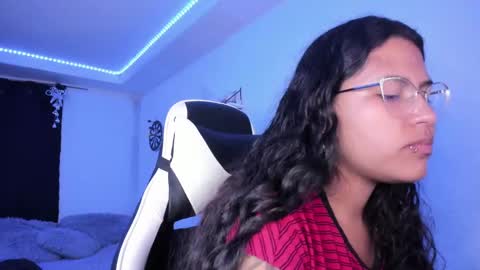 Snapshot of ladybrown_16 chatting on 01/17/25, 03:12  Lady  online show from 01/17/25, 03:12