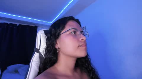 Snapshot of ladybrown_16 chatting on 01/21/25, 06:11  Lady  online show from 01/21/25, 06:11