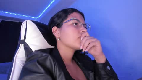 Snapshot of ladybrown_16 chatting on 01/26/25, 11:29  Lady  online show from 01/26/25, 11:29