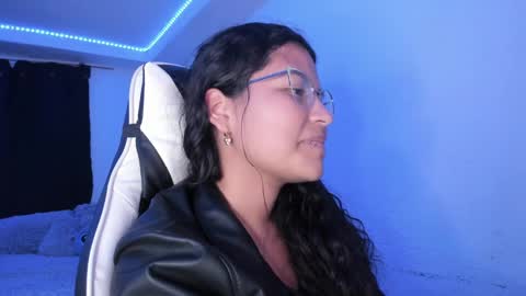 Snapshot of ladybrown_16 chatting on 01/27/25, 05:36  Lady  online show from 01/27/25, 05:36