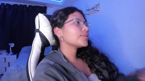Snapshot of ladybrown_16 chatting on 02/02/25, 09:30  Lady  online show from 02/02/25, 09:30