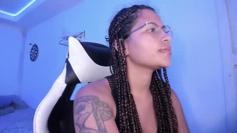 Snapshot of ladybrown_16 chatting on 02/11/25, 03:29  Lady  online show from 02/11/25, 03:29