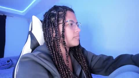 Snapshot of ladybrown_16 chatting on 02/14/25, 01:56  Lady  online show from 02/14/25, 01:56