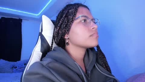 Snapshot of ladybrown_16 chatting on 02/14/25, 04:58  Lady  online show from 02/14/25, 04:58