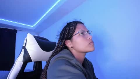 Snapshot of ladybrown_16 chatting on 02/15/25, 07:16  Lady  online show from 02/15/25, 07:16