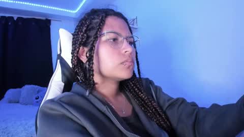 Snapshot of ladybrown_16 chatting on 02/18/25, 03:10  Lady  online show from 02/18/25, 03:10