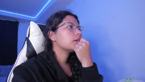 Snapshot of ladybrown_16 chatting on 02/21/25, 05:46  Lady  online show from 02/21/25, 05:46