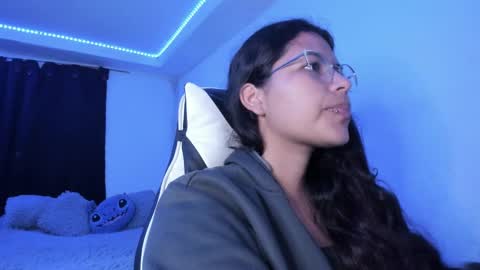Snapshot of ladybrown_16 chatting on 02/23/25, 03:02  Lady  online show from 02/23/25, 03:02