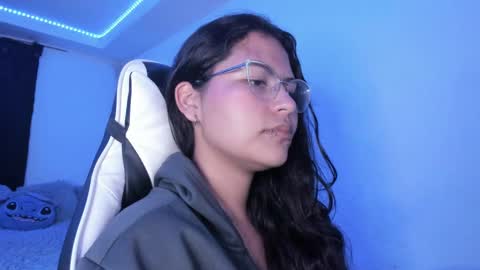 Snapshot of ladybrown_16 chatting on 02/24/25, 04:05  Lady  online show from 02/24/25, 04:05