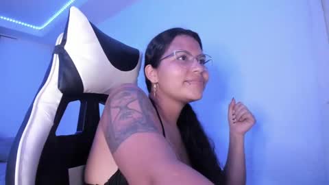 Snapshot of ladybrown_16 chatting on 03/01/25, 12:28  Lady  online show from 03/01/25, 12:28