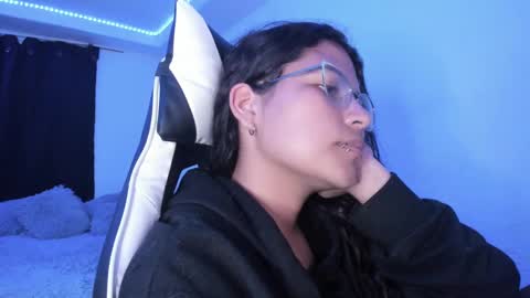 Snapshot of ladybrown_16 chatting on 03/04/25, 03:44  Lady  online show from 03/04/25, 03:44