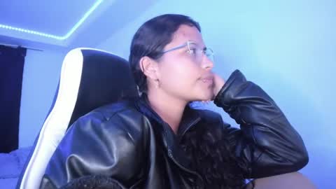 Snapshot of ladybrown_16 chatting on 03/08/25, 03:28  Lady  online show from 03/08/25, 03:28