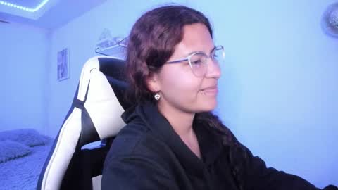 Snapshot of ladybrown_16 chatting on 10/01/25, 02:39  Lady  online show from 10/01/25, 02:39