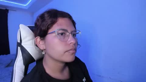 Snapshot of ladybrown_16 chatting on 10/04/25, 02:31  Lady  online show from 10/04/25, 02:31