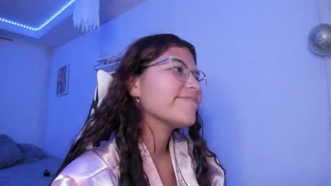 Snapshot of ladybrown_16 chatting on 10/17/25, 02:26  Lady  online show from 10/17/25, 02:26