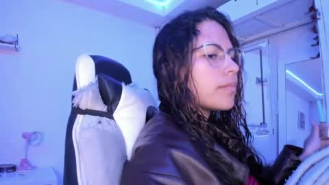  Lady  online show from 05/25/26, 03:56