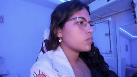 Snapshot of ladybrown_16 chatting on 06/25/26, 05:56 Lady online show from 06/25/26, 05:56