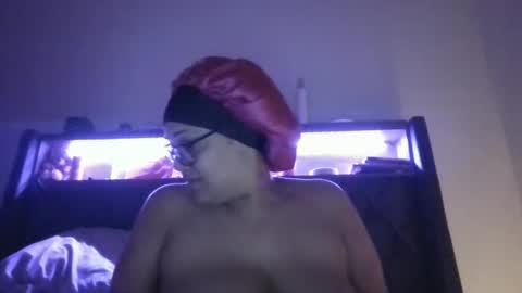 Snapshot of ladycinnabon chatting on 01/27/25, 04:09 Stephanie online show from 01/27/25, 04:09