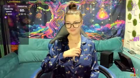 LadyDrummer online show from 12/16/25, 10:59